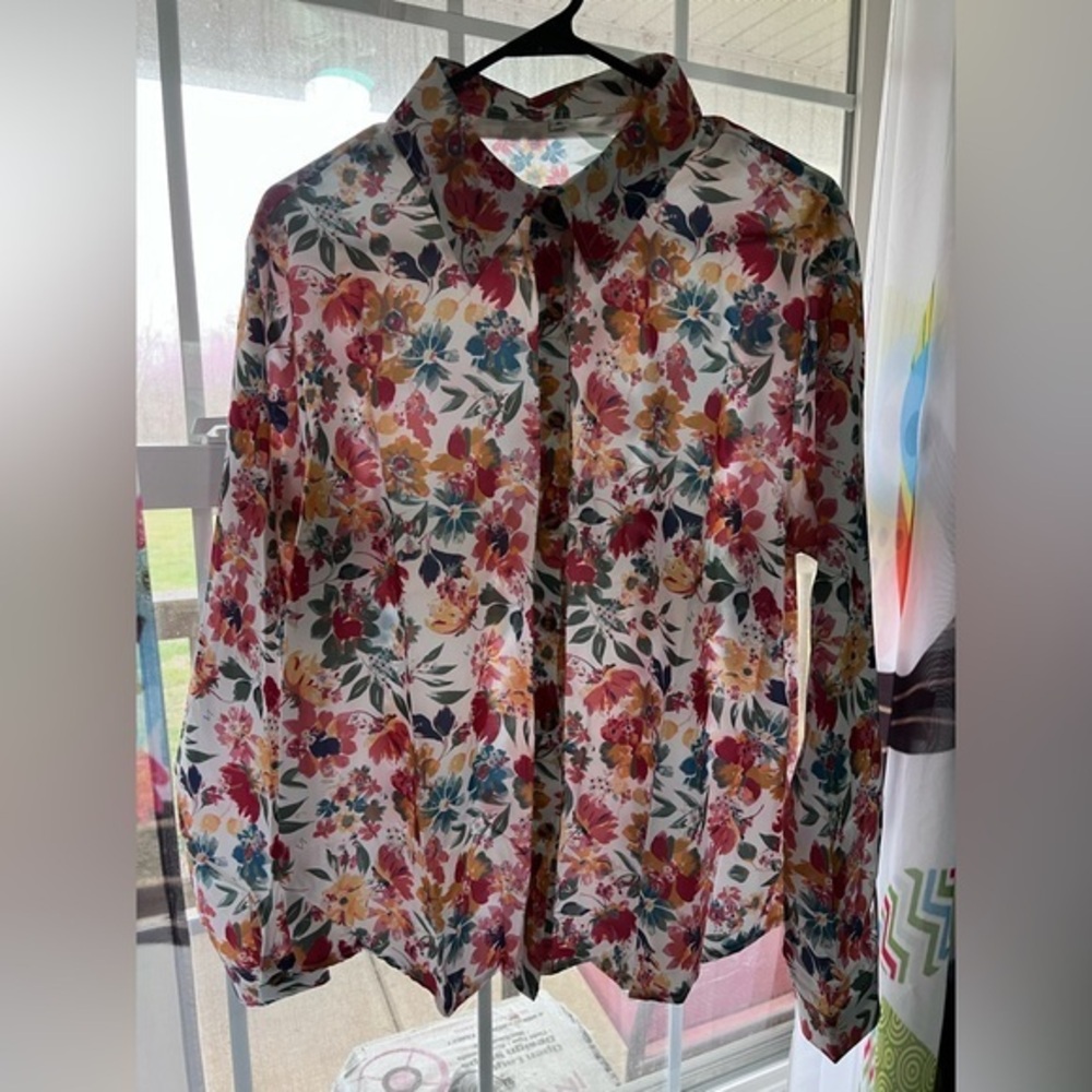 Floral Button-Up Blouse in White with Multicolor Floral Print